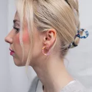 Créoles en acétate de cellulose 25 mm - Tacheté Noir - Beige x2