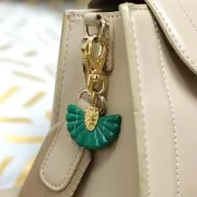 Pendentif éventail 28.5x40 mm en résine et Acier inox 316L Doré - Orange x1