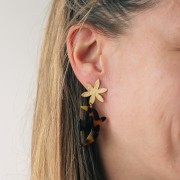 Clous d'oreilles fleur texturé 24x20.5 mm - Doré à l'or fin satiné x2