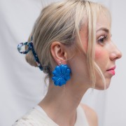 Boucles d'oreilles fleur 48 mm en résine opaque - Kaki mabré x2