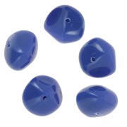 Perles nuggets en résine opaque 9x12 mm - Bleu dur x8