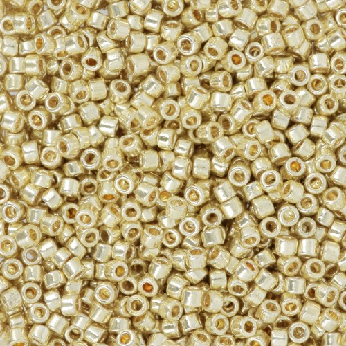 Toho Treasures 1.8 mm TO1TPF559 - PF Galvanized Yellow Gold x8g
