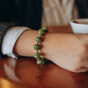 Perles nuggets en résine opaque 14x18 mm - Ecru x4