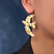 Pendentifs oiseau martelé 51x36 mm exclu Perles&Co - Acier inox 304L Doré x2