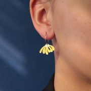 Pendentif marguerite 13.5x20.5 mm résine époxy - Acier inox 304L Doré - Jaune x1