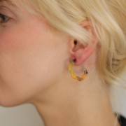 Créoles fleurs en acétate 25x24 mm - Ecaille de tortue - Vert - Orange x 2