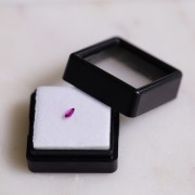 Rubis ovale 4x3 mm - 0.30 cts