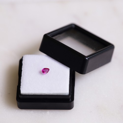 Rubis poire 4x3 mm - 0.25 cts