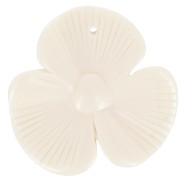 Pendentif fleur 3 pétales 42x43 mm en résine opaque - Crème x1