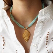 Pendentif coquillage texturé 47x26 mm - Doré à l'or fin x1