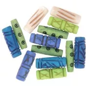 Assortiment de perles tubes 25 mm en os gravé - Vert - Bleu et Naturel x24g