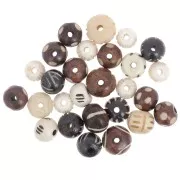 Assortiment de perles rondes aplaties 10mm à 12mm en os gravé -Naturel - Noir x49g