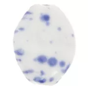 Perle torsadée 28x21.5 mm en céramique - Blanc - Tacheté bleu foncé x1