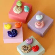 Perle coquillage 20x16 mm en céramique - Rose clair - Marbré violet x1