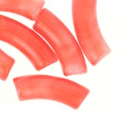 Perles tube incurvé en acrylique translucide 35x11 mm - Rouge marbré nacré x6|raw }}