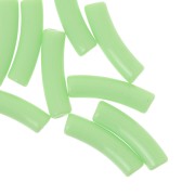 Perles tube incurvé en acrylique opaque 19x5 mm - Vert clair x10|raw }}