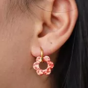 Pendentif fleur 18 mm en acétate - Tacheté Rouge - Crème x1