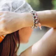 Pendentif poisson 25x10 mm en acétate - Ecaille de tortue - Marron - Noir x1