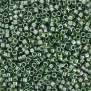 Toho Aiko 11/0 1.6 mm TA011049 - Green Lined Peridot x4g