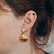 Clous d'oreilles coquillage 15x14 mm - Doré à l'or fin x2