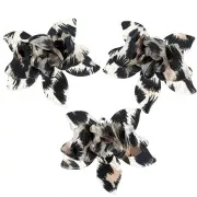 Pendentif fleur en relief 40x42.5 mm en acrylique - Léopard noir - Marron x1