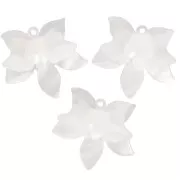 Pendentif fleur en relief 37x41 mm en acétate - Marbré Blanc x1
