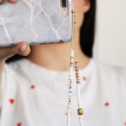 Perle lettre alphabet pour bracelets & bijoux en céramique 8 mm Noir/Blanc - V x1