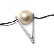 Intercalaire lettre V 2 trous 28x20 mm Doré à l'or fin x1