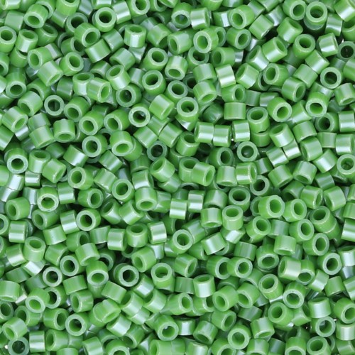 Toho Aiko 11/0 1.6 mm TA01130 - Opaque Mint Green Luster x4g