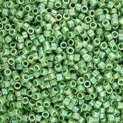 Miyuki Delica 11/0 DB0163 - Opaque Green AB paquet de 100g