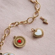 Mes bijoux DIY - Kit bijoux Collier charms Coeurs en Acier Inoxydable Doré