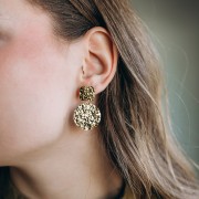 Clous d'oreilles carré martelé 14 mm - Doré à l'or fin x2