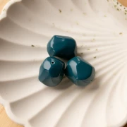 Perle baroque irrégulière en résine opaque 19x15 mm - Bleu paon x1