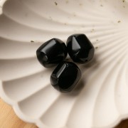 Perle baroque irrégulière en résine opaque 19x15 mm - Noir x1