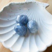 Perle baroque irrégulière en résine translucide 22x17 mm - Bleu gris marbré x1