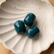 Perle baroque irrégulière en résine opaque 22x17 mm - Bleu paon x1