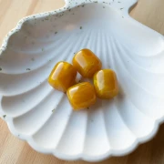 Perles tubes en résine translucide 16x14 mm - Jaune miel marbré x4