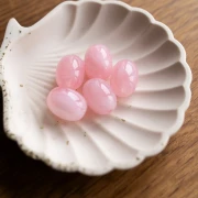 Perle olive 21x15 mm en résine translucide - Rose clair marbré x1