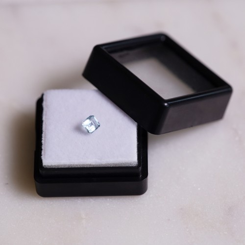 Aigue Marine rectangle 4.1x3.8 mm - 0.50 cts
