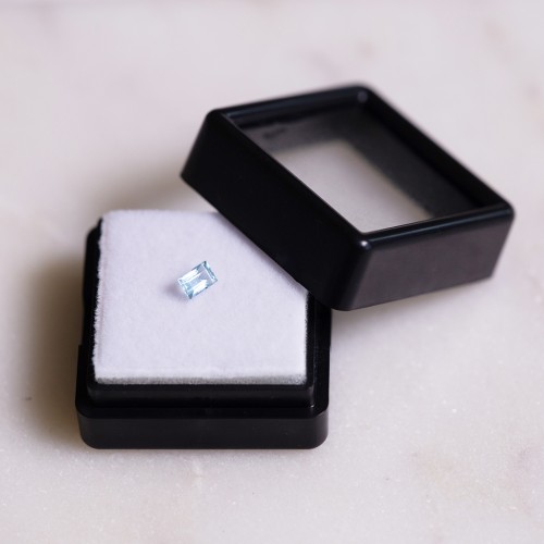 Aigue Marine rectangle 4.1x2.8 mm - 0.30 cts