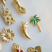 Pendentif dent et tête de tigre 27x11 mm - Acier inoxydable 304 Doré x1