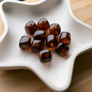 Perles cubes irréguliers 16x17 mm - Acrylique translucide - Marbré Ambre x10