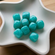 Perles cubes irréguliers 16x17 mm - Acrylique opaque - Marbré bleu turquoise x10
