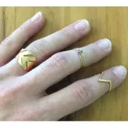 Bague texturée avec Oxyde de Zirconium - T56 Vert Emeraude doré à l'or fin x1