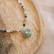 Pendentif fleur 16 mm en pierre gemme - Doré à l'or fin - Prehnite x1