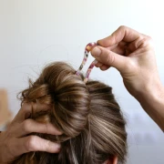 Pique à cheveux en acétate 116x32 mm - Ecaille de tortue Rose - Multicolore x1