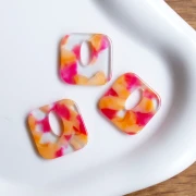 Pendentif carré évidé 21 mm en acétate - Marbré Transparent - Rose foncé - Orange