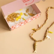 Mes bijoux DIY - Kit collier charms en acier inoxydable & cordon - Version Jaune