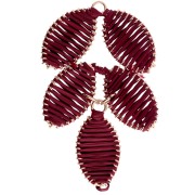 Pendentif feuille 68x40 mm en raphia et laiton - Bordeaux - Doré x1