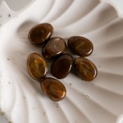 Perles plates irrégulières 18x13 mm en acrylique - Marron foncé x10